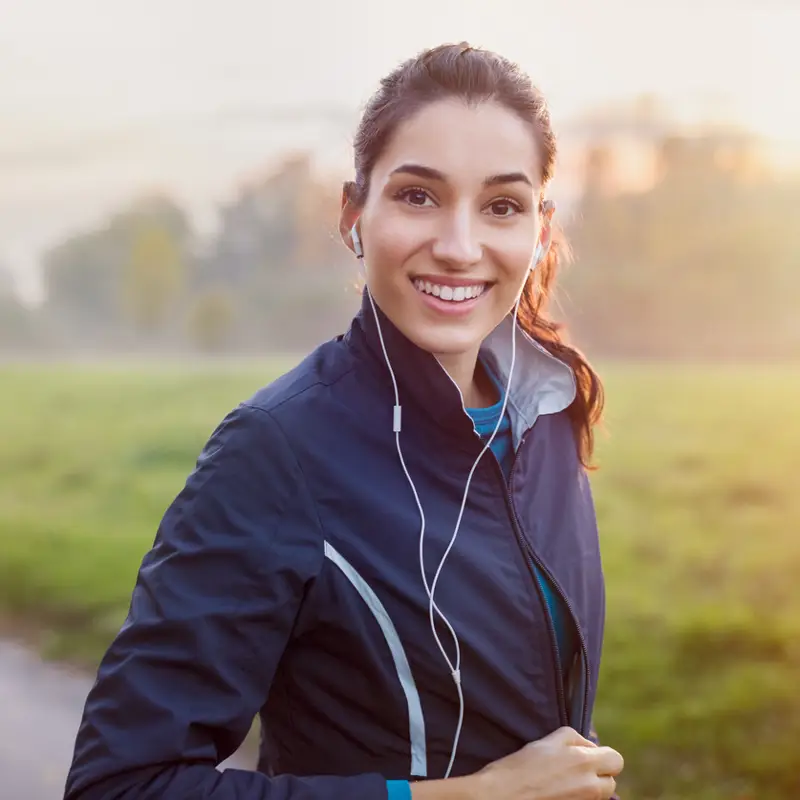 Ni caminar ni correr: el ejercicio fácil para principiantes que quema más calorías y protege el corazón