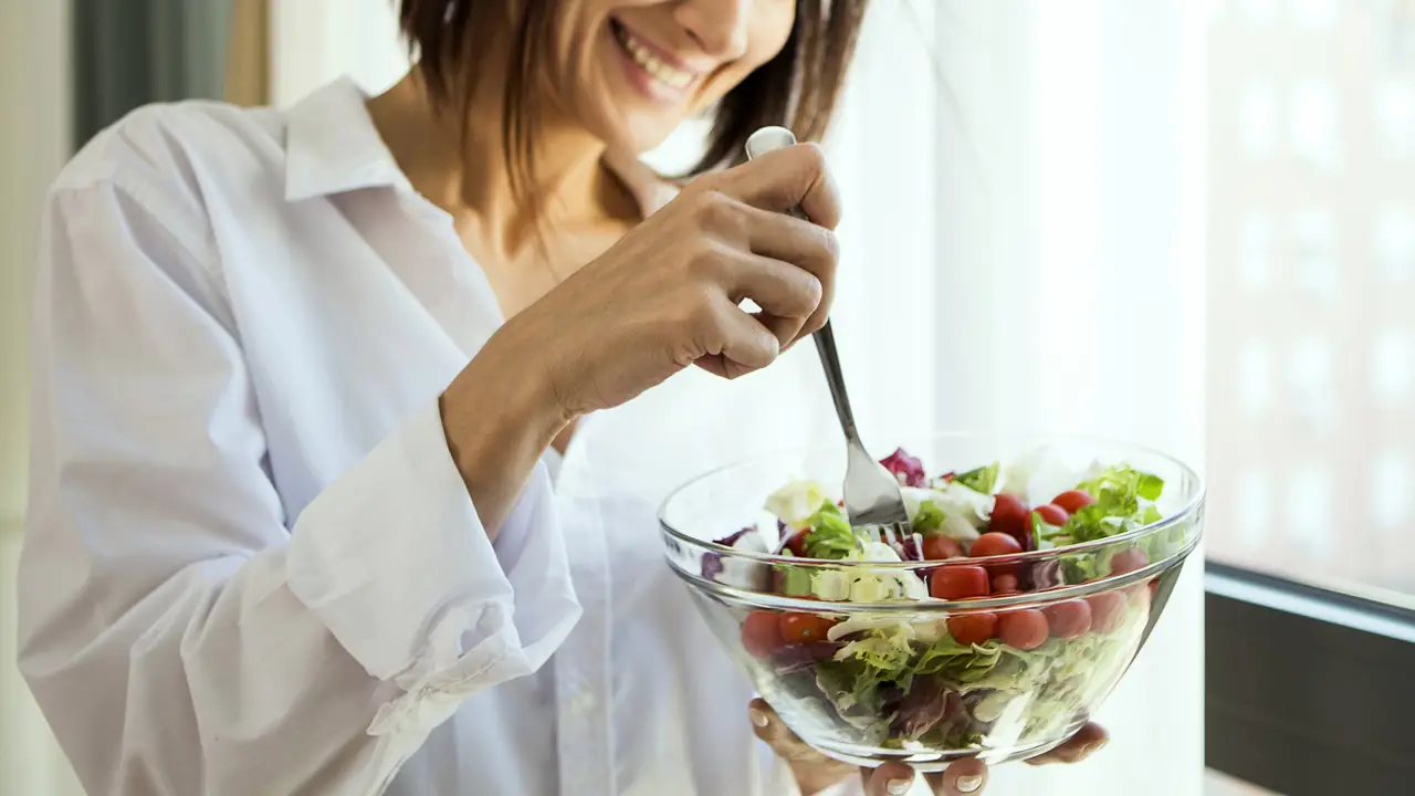 Los 5 hábitos que activan las hormonas de la saciedad y quitan el hambre