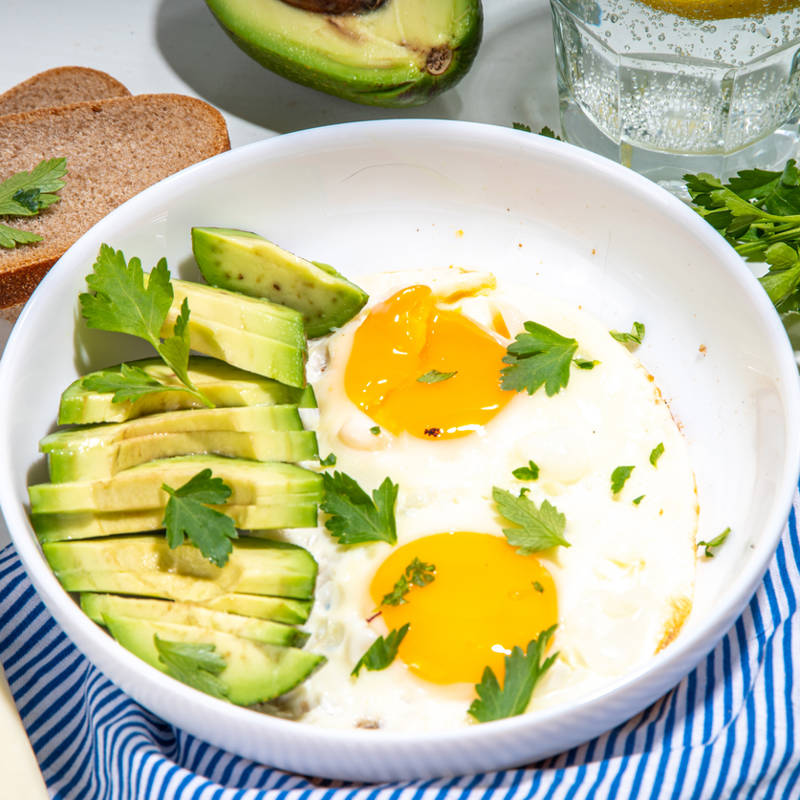El desayuno proteico bajo en hidratos más saciante: activa el metabolismo, quita el hambre y adelgaza