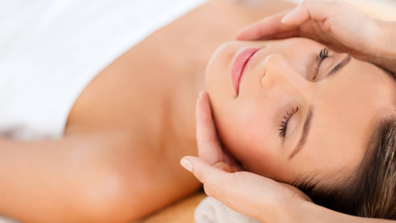 Qué es el Kobido: el masaje viral japonés que activa la circulación y rejuvenece 10 años 