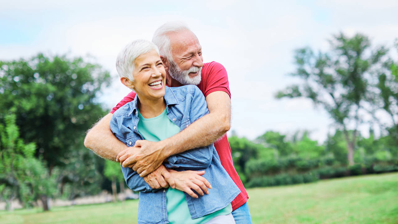 Los expertos se ponen de acuerdo: esto es lo más importante para envejecer bien (feliz y con salud)