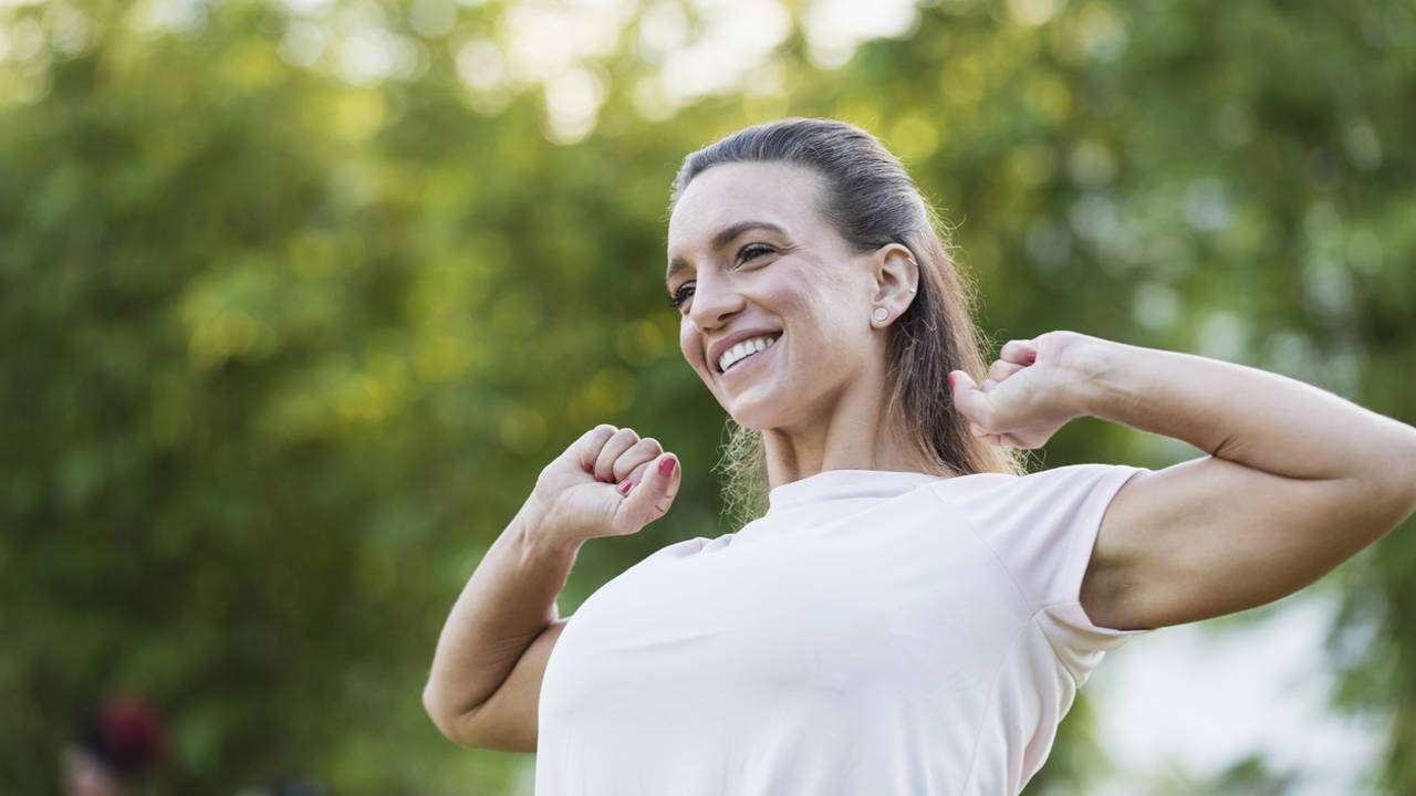 Ni tomar calcio ni hacer ejercicio: el hábito insospechado que protege tus huesos según la ciencia