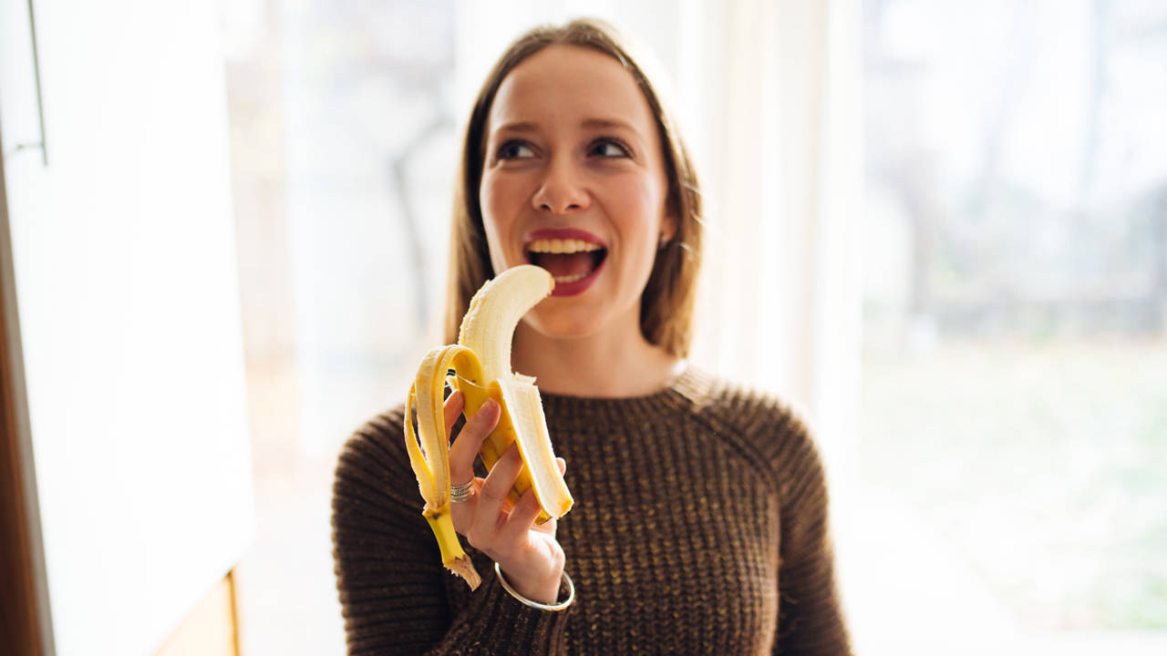 ¿Qué dice la ciencia de comer un plátano para desayunar?