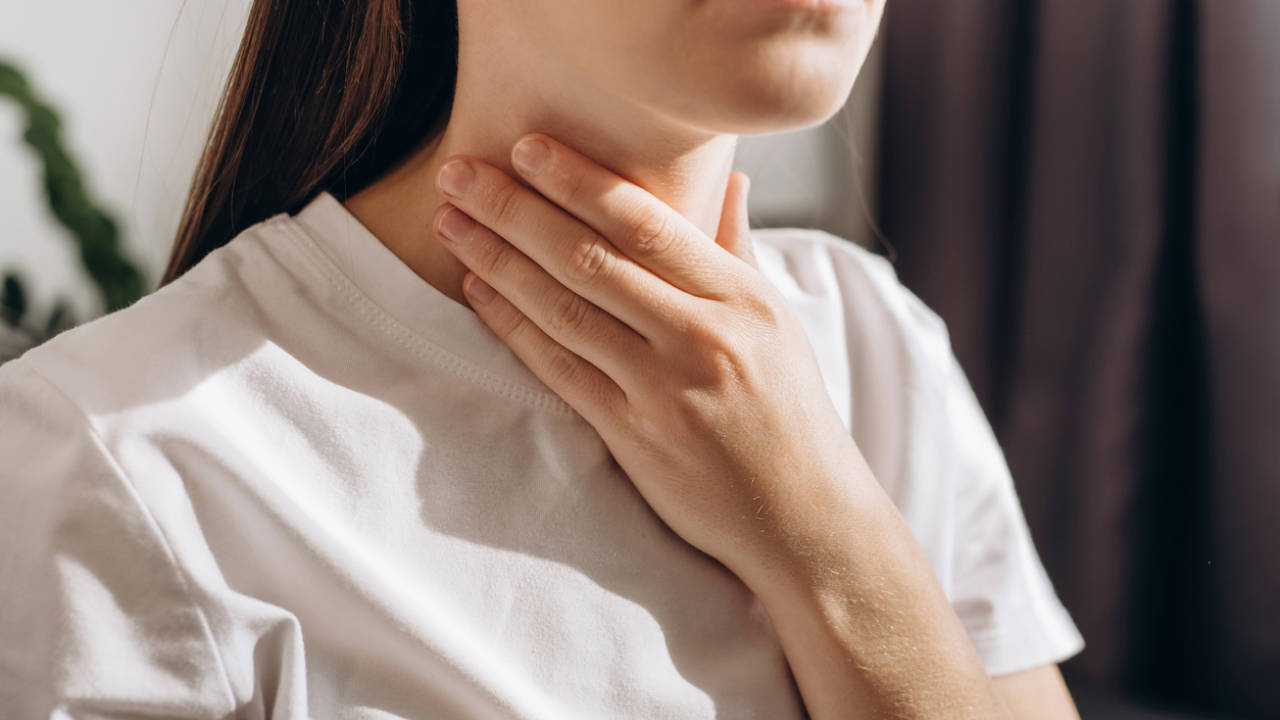 Científicos españoles descubren una terapia contra el cáncer de tiroides más agresivo 