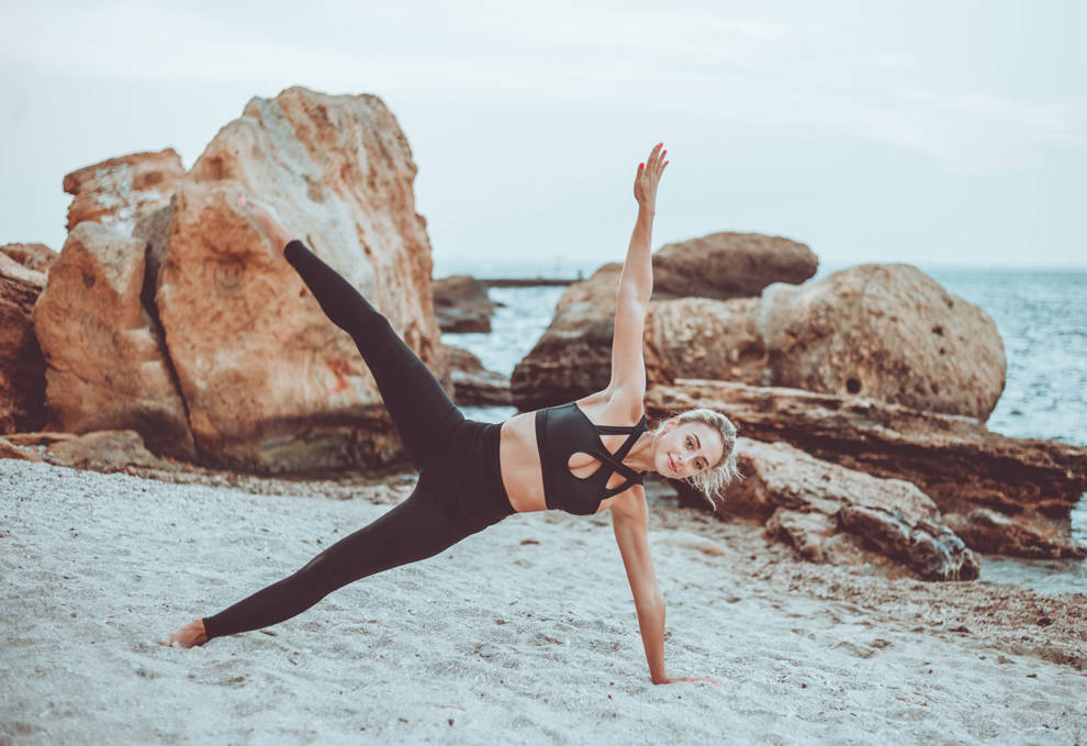 postura de plancha lateral (Vasisthasana)