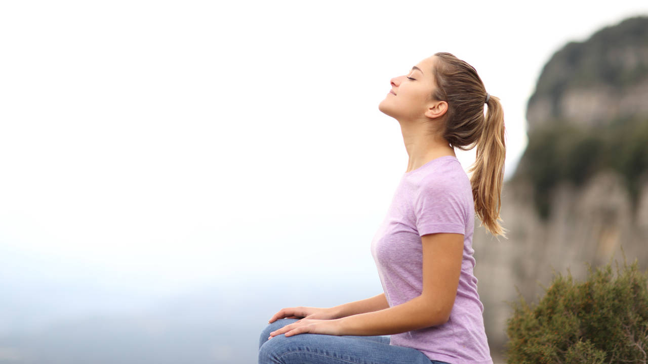 chica meditando