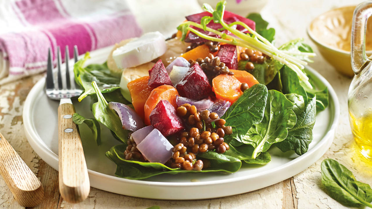 Cómo preparar ensaladas ricas en omega 3 para que no te suba el colesterol en verano: 6 ideas fáciles y rápidas