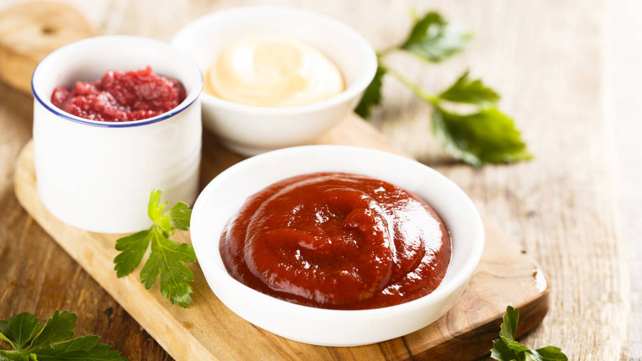 Cómo preparar kétchup de remolacha, la salsa supersana que puedes comer sin remordimientos