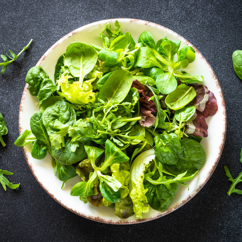 ¿Y si comer mucha verdura de hoja verde no fuera tan bueno?  Científicos descubren que reducir los folatos podría mejorar el metabolismo