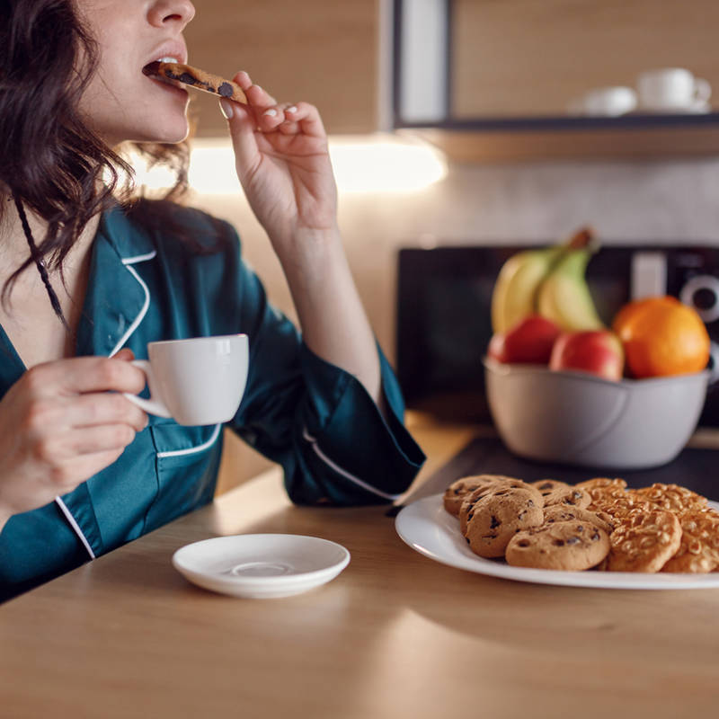 La estrecha relación entre la migraña y la dieta: 6 alimentos que conviene evitar 