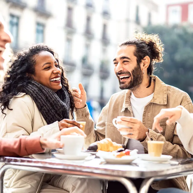 Los neumólogos alertan: el 55% de los españoles que no fuman están expuestos al tabaco