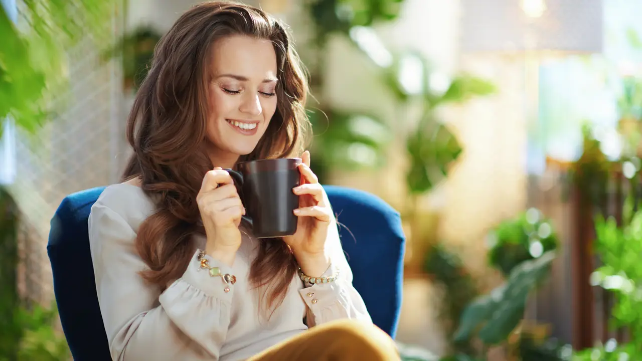 chica con infusión