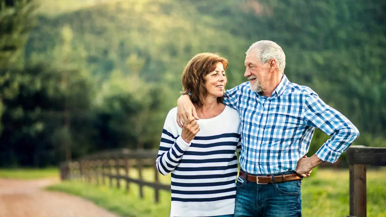 Pareja de adultos mayores