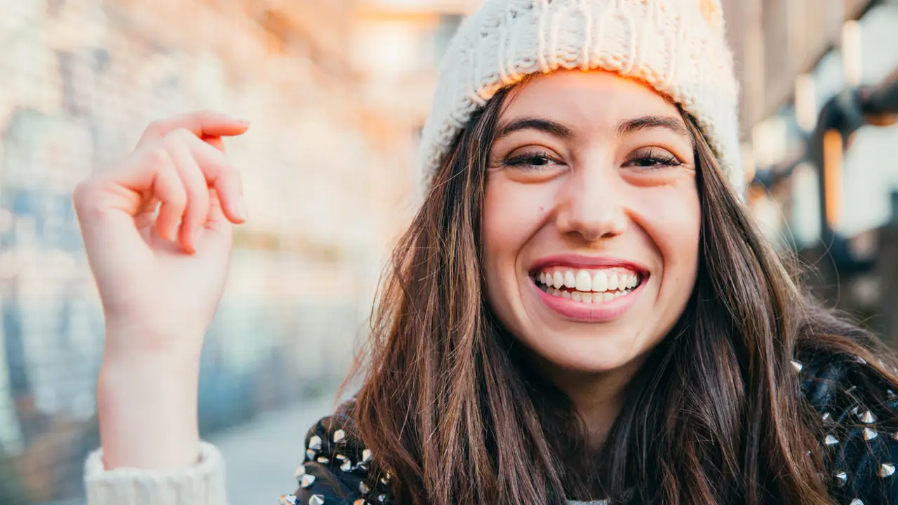 Mujer joven en invierno