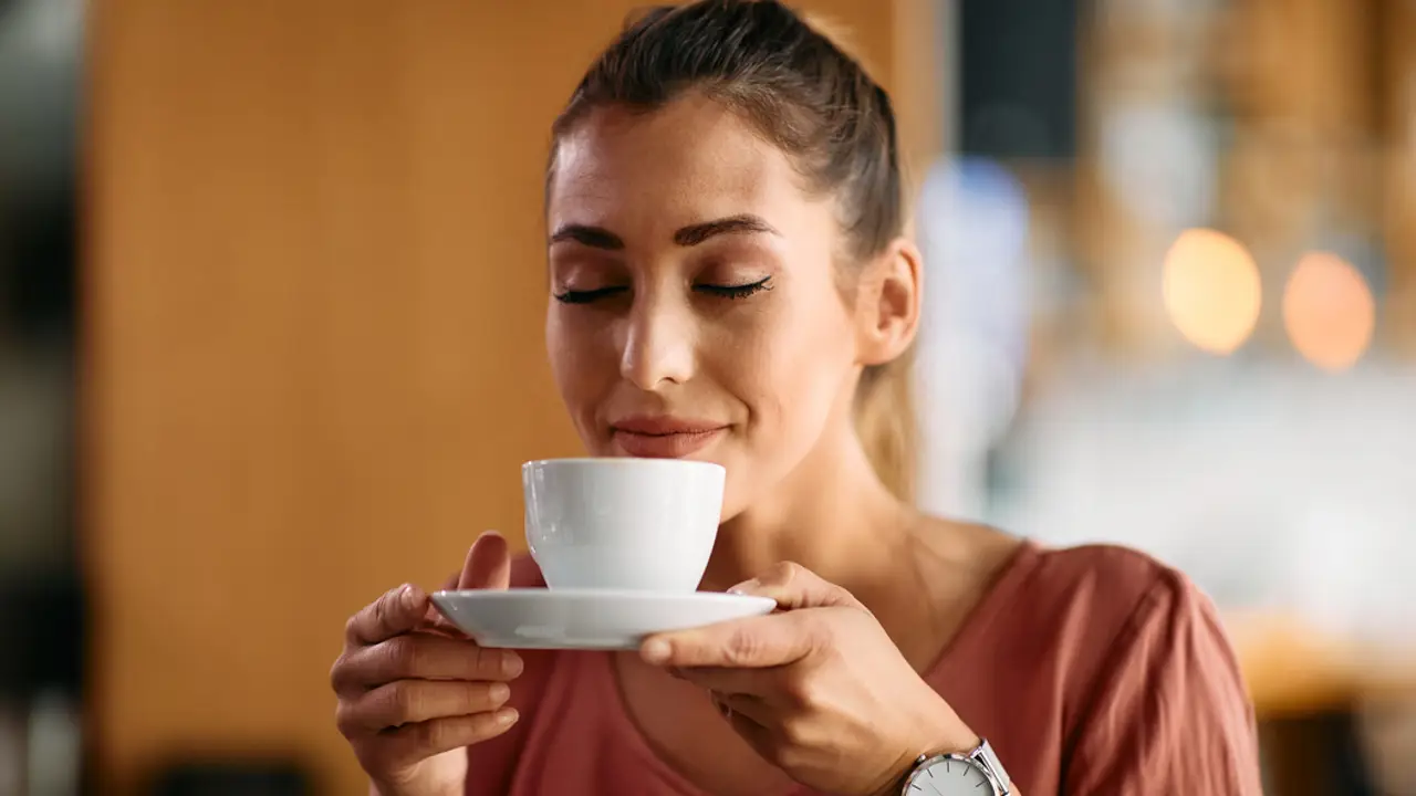 Las infusiones que aconsejan especialistas del sueño para tomar antes de acostarte y dormir de un tirón