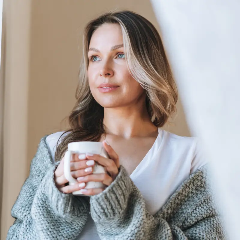 Ni al despertarse, ni después de comer: este es el momento del día más saludable para tomar café, según la ciencia