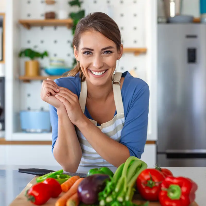 Mujer con verduras 