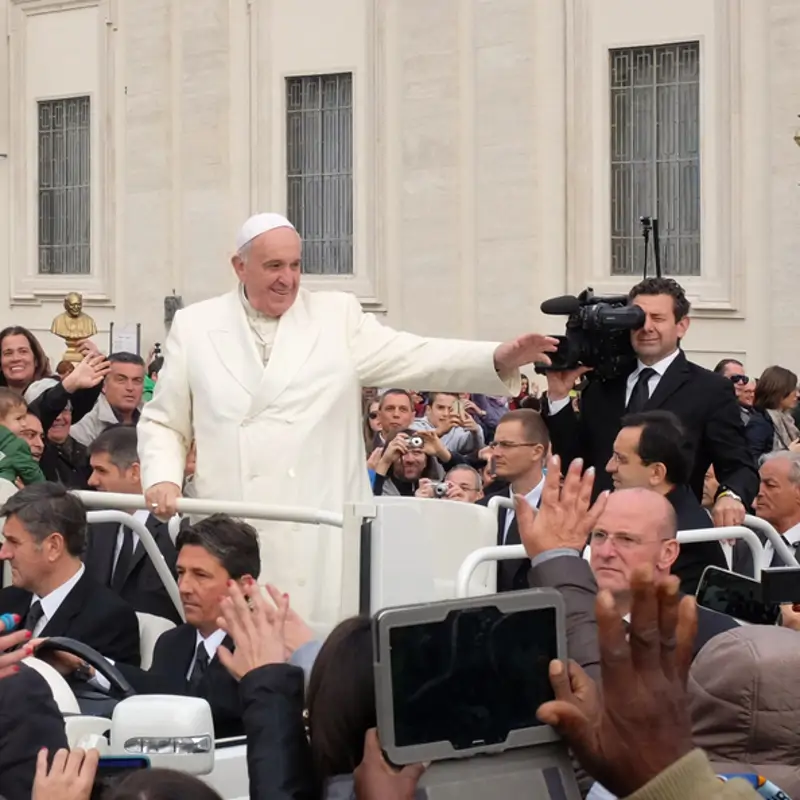 ¿Por qué el papa Francisco ha muerto por ictus si su infección era pulmonar?