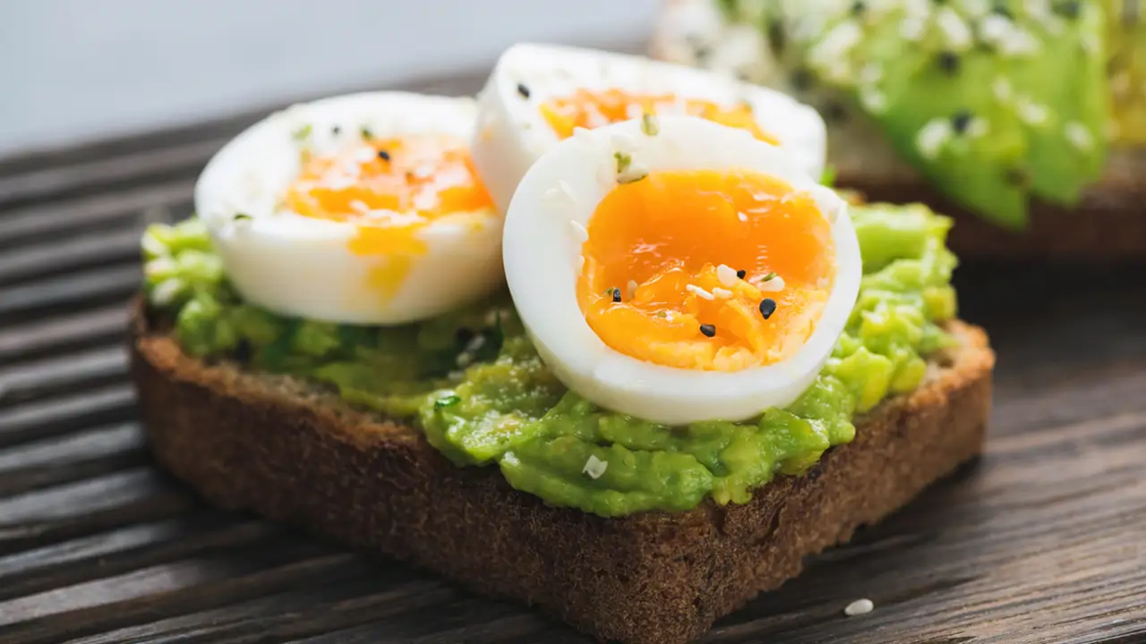 10 desayunos proteicos que se preparan en un santiamén y que están deliciosos