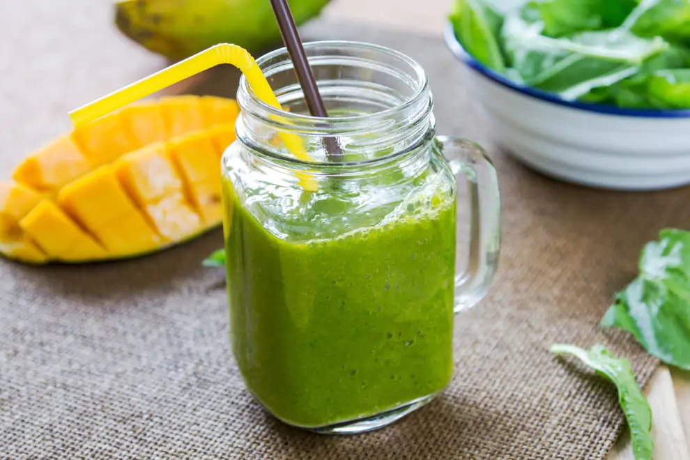 Smoothie de espinacas y mango
