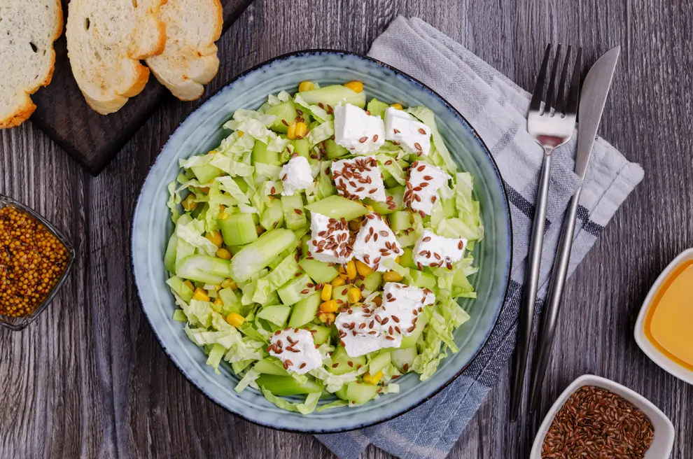 Ensalada de apio y queso feta