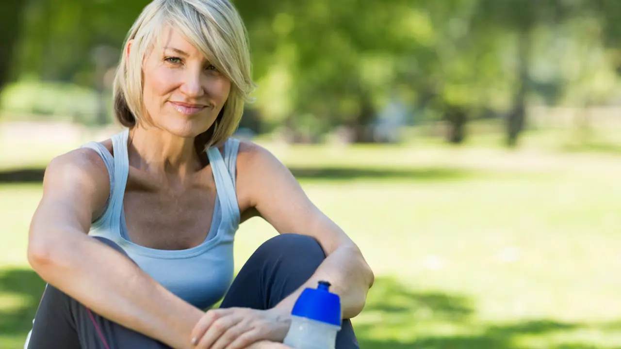 mujer de 50 años activa 