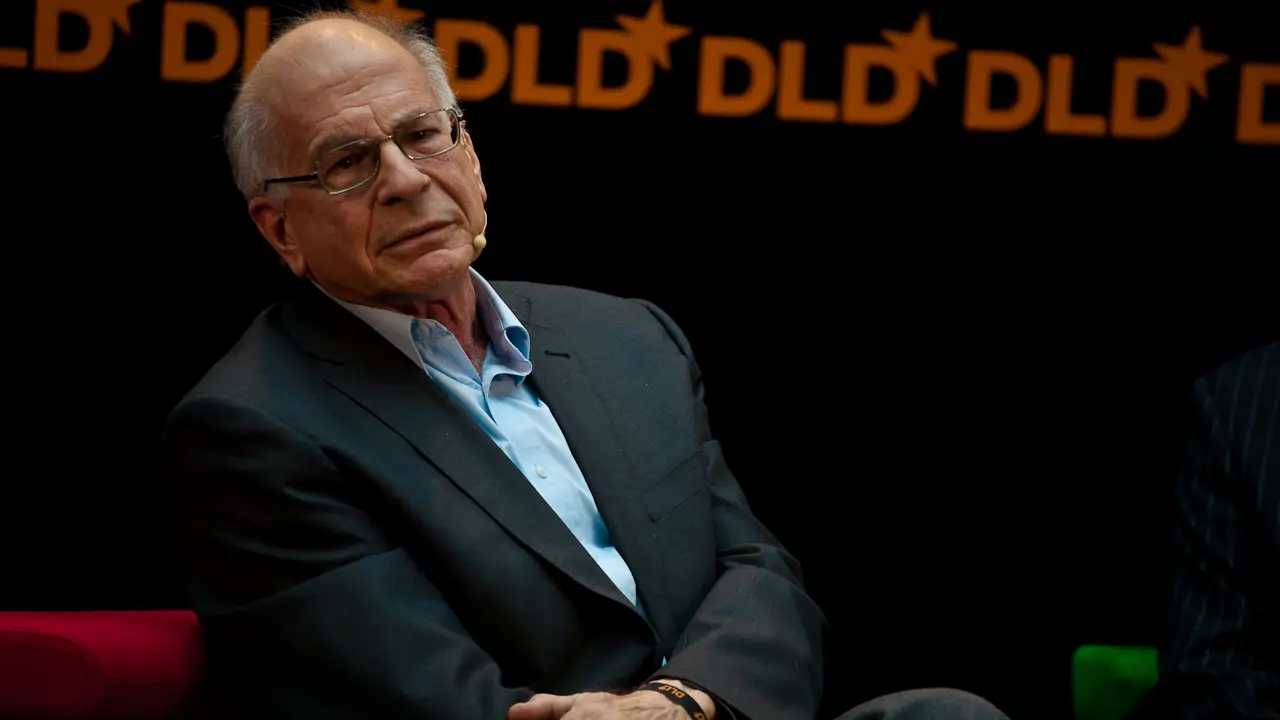 Daniel Kahneman, psicólogo ganador de un Premio Nobel: “Si frenaras un poco el pensamiento, podrías evitar algunos errores”