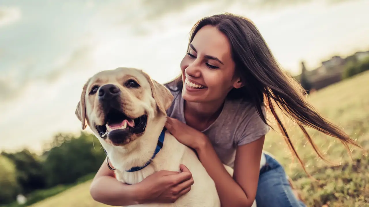 Un nuevo estudio demuestra que las personas que tienen perro o gato reducen en una escala del 5 al 4 la sensación de soledad