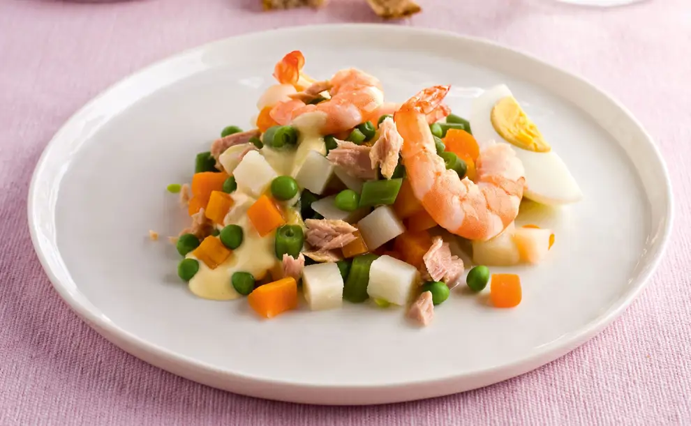 Ensaladilla rusa con langostinos 