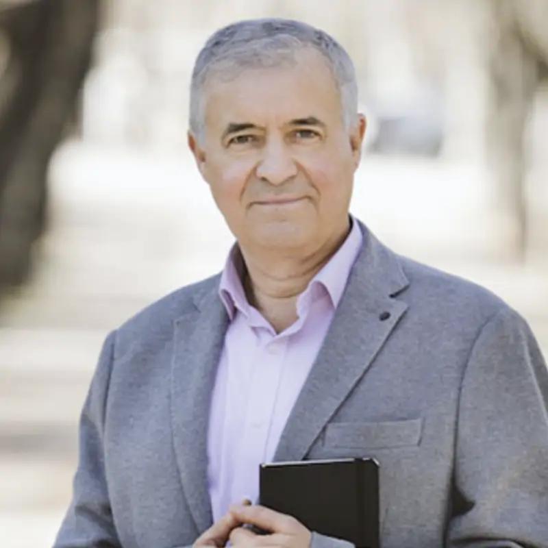 Javier García Campayo, eminencia en mindfulness: “Al final de la vida lo que es importante no es lo que hemos conseguido económicamente o el éxito, sino lo que te han querido y has querido"