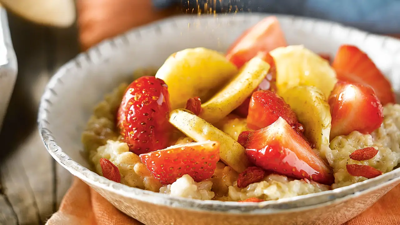 Cómo preparar la avena en el desayuno: 10 recetas fáciles y originales