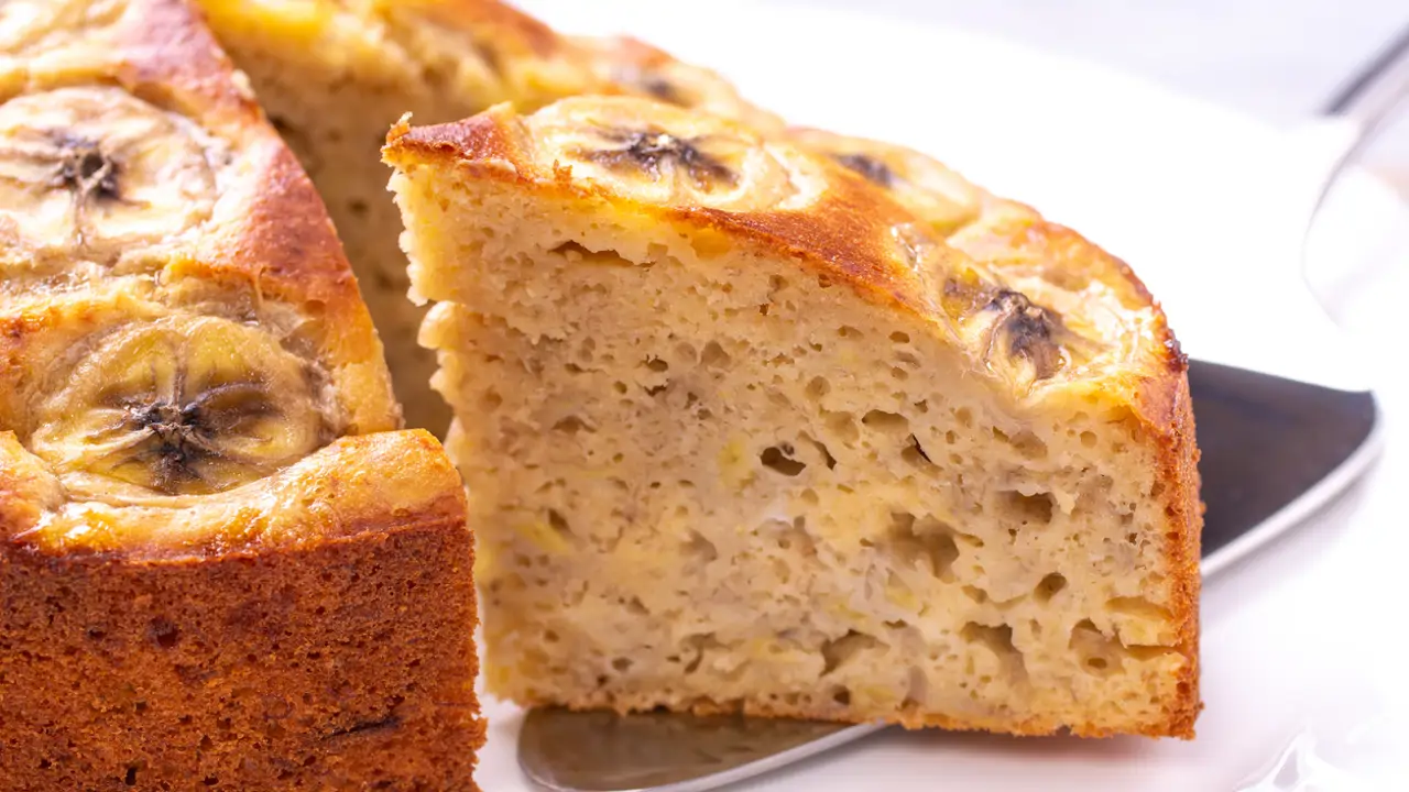Prepara este delicioso bizcocho sin azúcar ni harina: 5 recetas fáciles y saludables