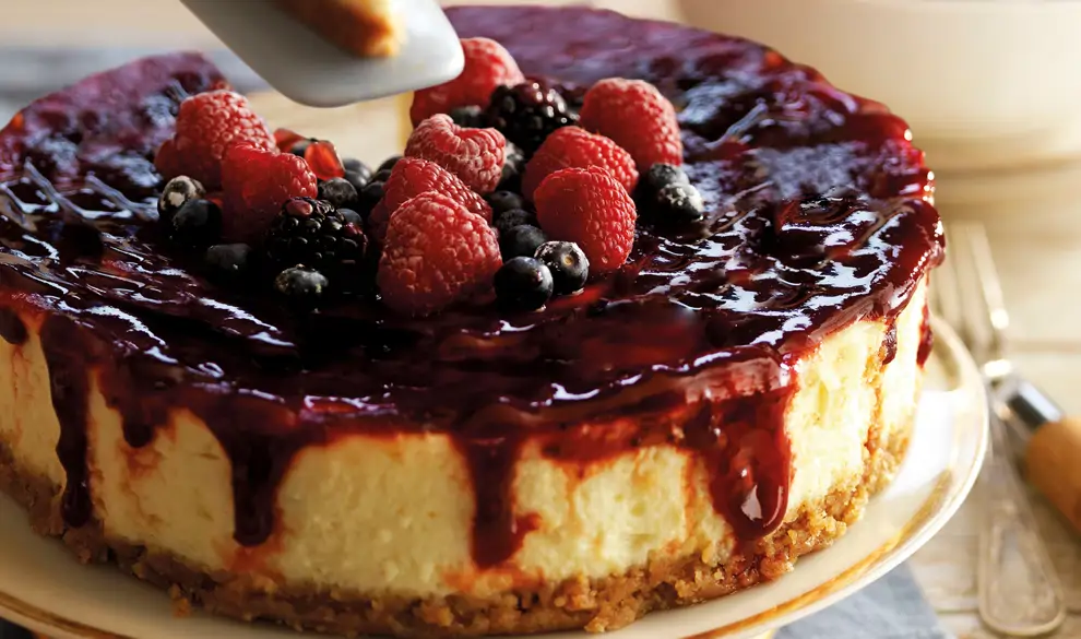Cheesecake con mermelada y frutos rojos