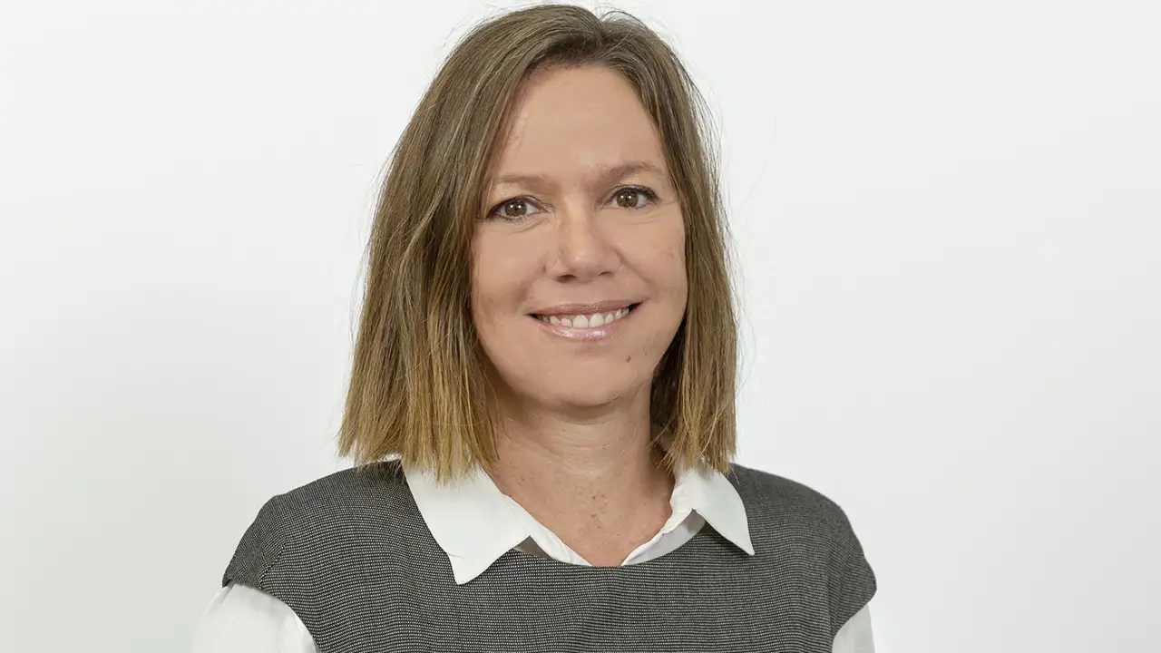 María Barado Piqueras, Profesora de Farmacia: “Un error muy común con el protector solar es aplicarlo antes de salir. Lo ideal es ponérselo media hora antes”