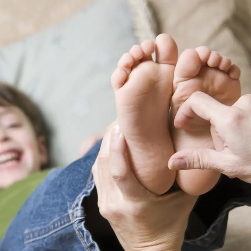 Un nuevo estudio desvela el misterio de las cosquillas y por qué son tan beneficiosas