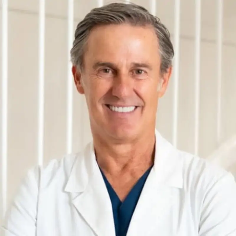 Dr. Ricardo Ruiz, dermatólogo: "Una crema de una protección de un factor 50 no es el doble de un factor de 25”