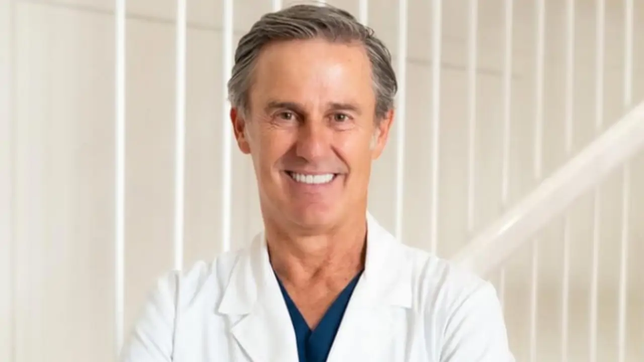 Dr.  Ricardo Ruiz