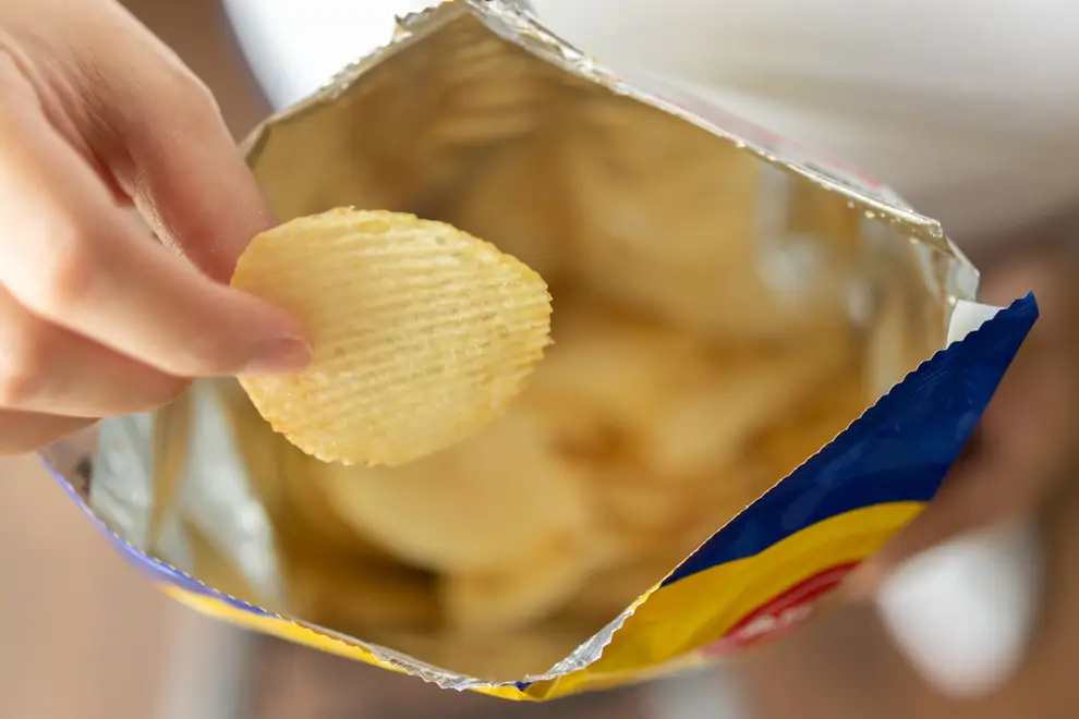 Patatas fritas de bolsa perjudican huesos