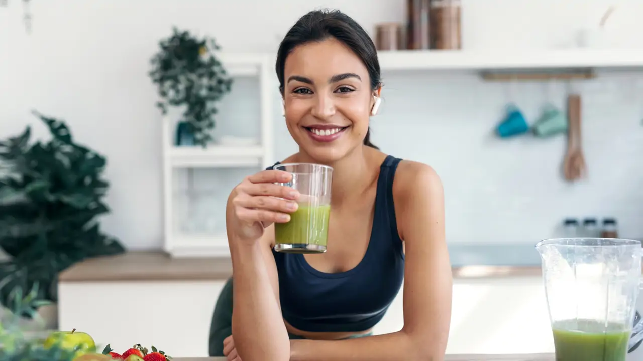 7 batidos saciantes para cenar sin que te entre hambre a medianoche