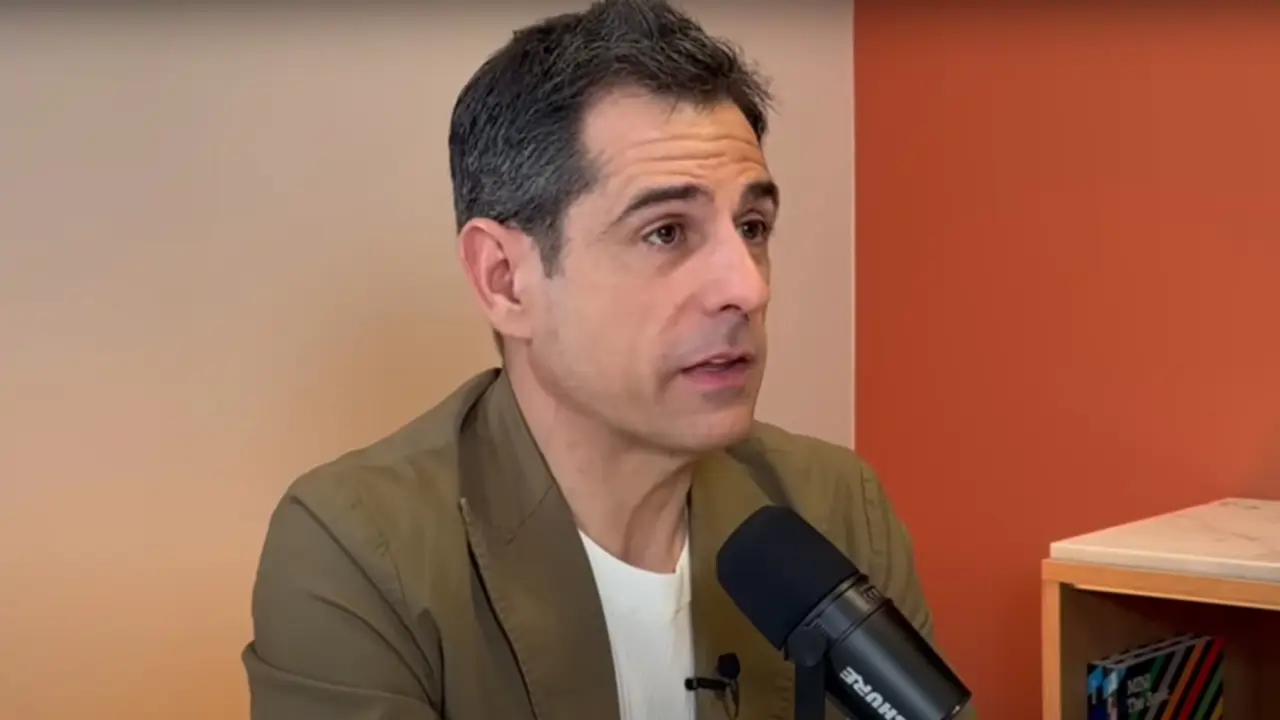 Fernando Mora, psiquiatra y profesor en la Universidad Complutense: "Para mostrar tu empatía a una persona, mírala a los ojos, escucha con atención y una sonrisa amable”