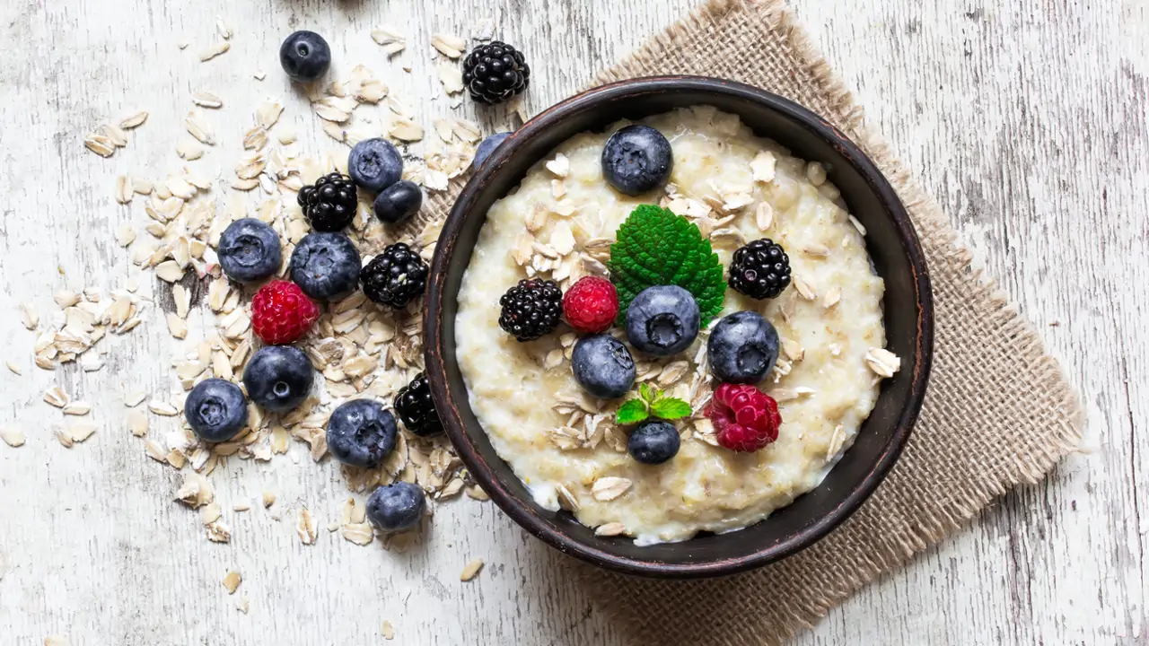 ¿Qué le ocurre a tu cuerpo si cenas avena durante 7 días? ¿Es recomendable?