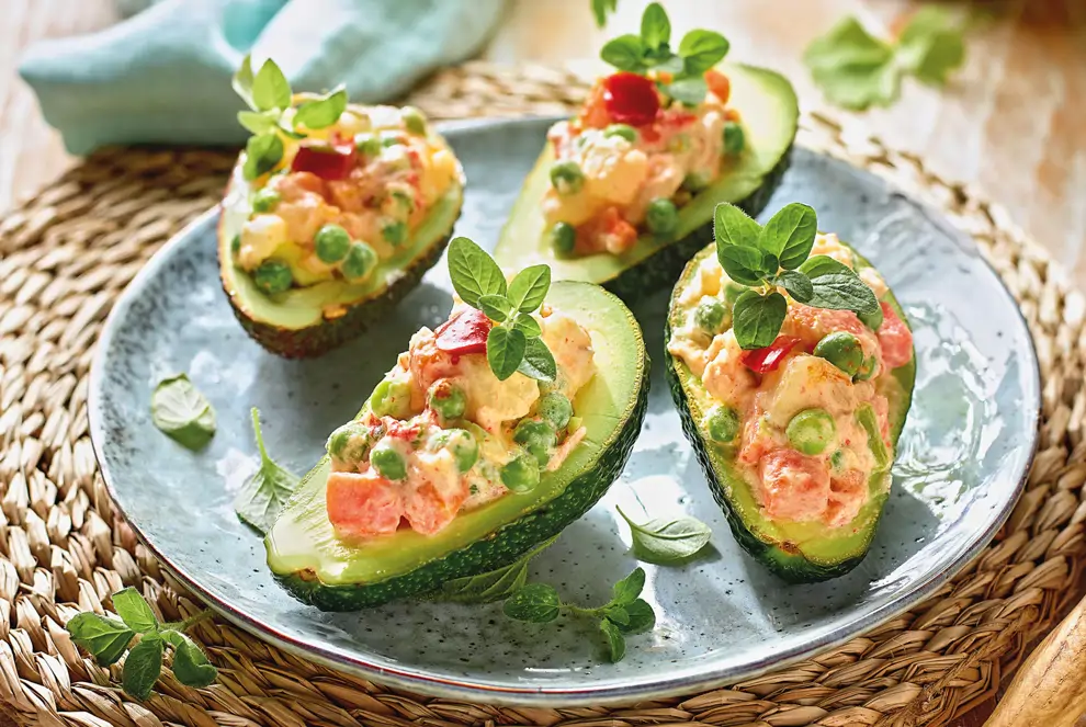 aguacate relleno ensaladilla con atún