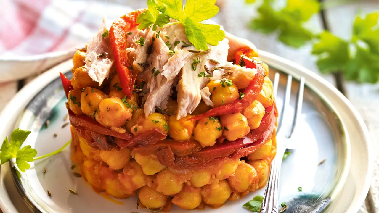 12 recetas con una lata de atún para cenar que se preparan rapidísimo y son saludables