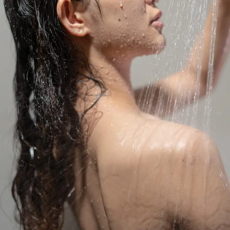 Un catedrático en psicología explica si es bueno ducharse con agua caliente si tienes ansiedad
