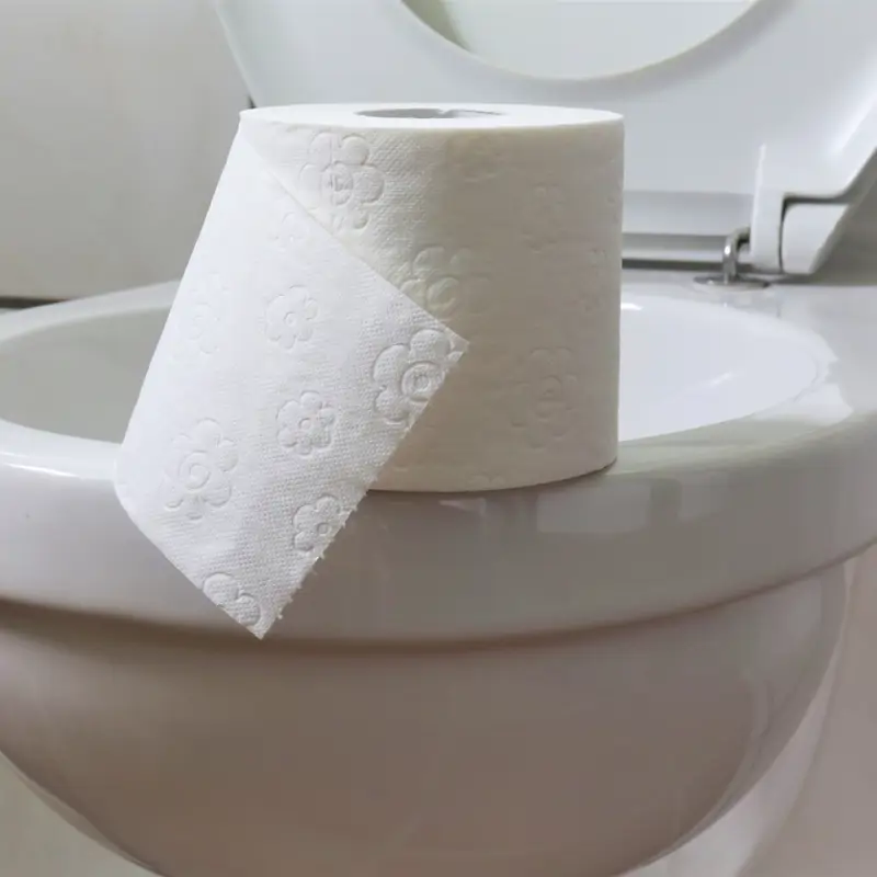 ¿Usas papel para cubrir el asiento de un wc público? La ciencia lo ha estudiado y esta es la recomendación que hacen los investigadores