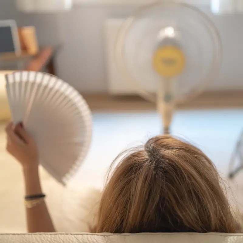 Por qué el calor afecta más a las mujeres que a los hombres