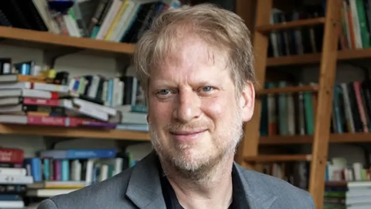 Paul Bloom, psicólogo: "La clave de la vida feliz, al parecer, es la buena vida: relaciones sostenidas, un trabajo estimulante y conexiones sociales"