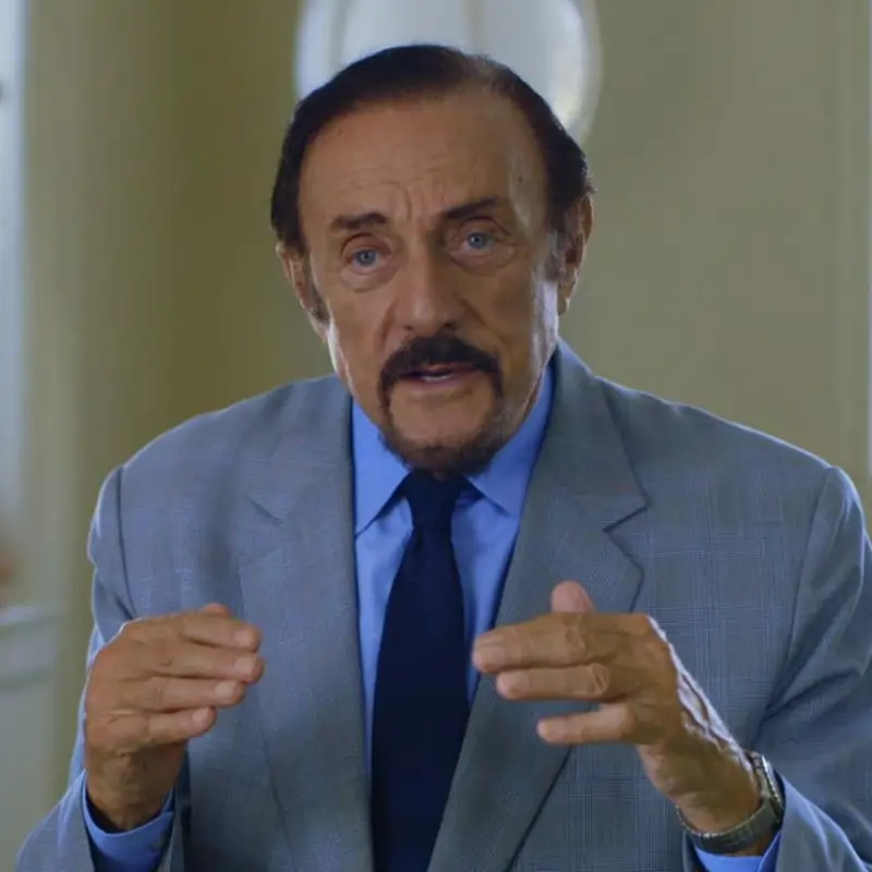 Philip Zimbardo, psicólogo: "No hace falta ser malo para hacer el mal, basta con estar en el sistema equivocado, y si metes manzanas sanas en un barril en mal estado, acabas con manzanas podridas"