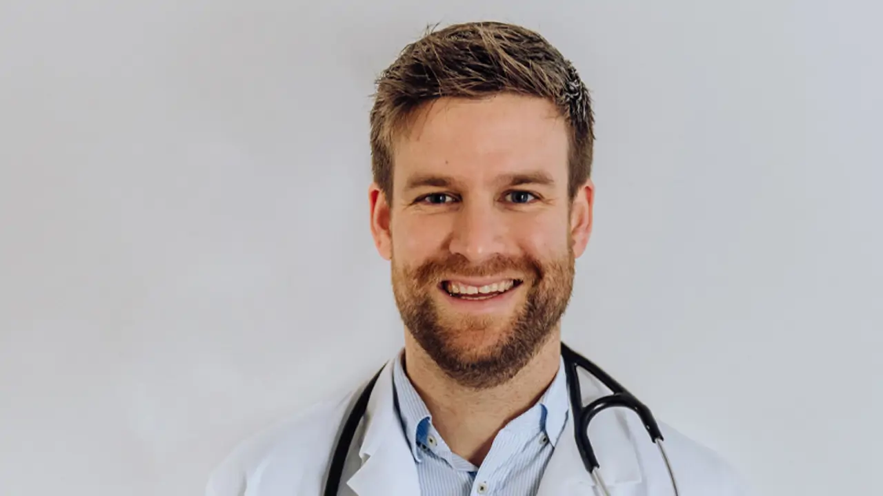 Dr. Alexandre Olmos: “Si tienes un antojo de chocolate, no es solo porque te encante, es que tu cuerpo te está pidiendo magnesio”