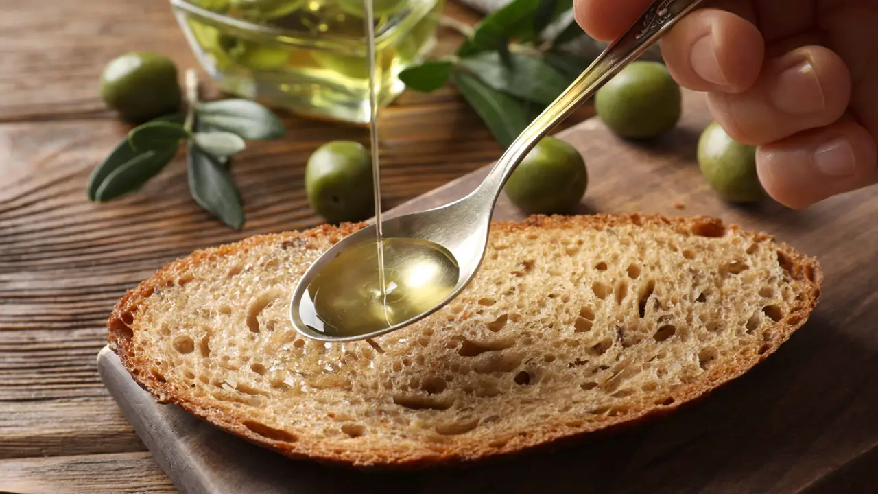 Pan con aceite